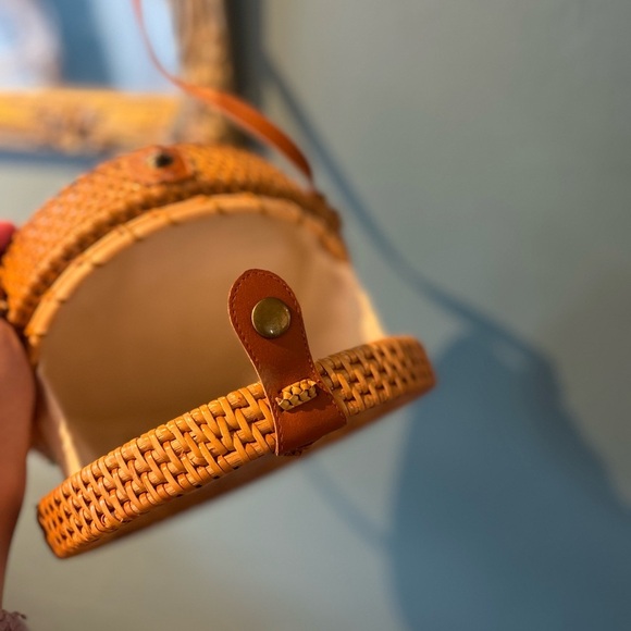 Crossbody Small Basket Purse - Picture 3 of 4